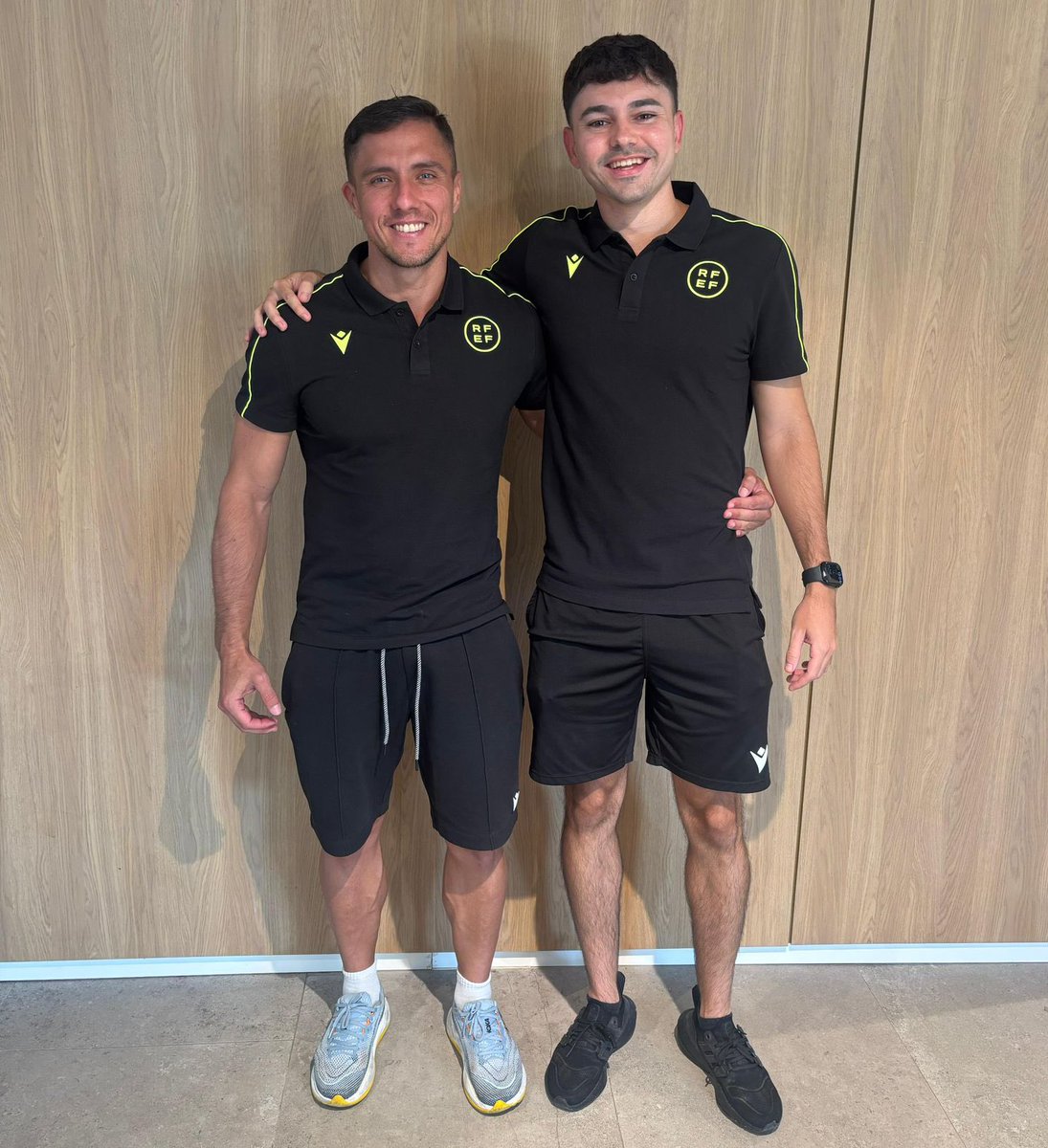 🏃🏽l Los árbitros de Primera Federación superan las pruebas físicas

➡️ Este pasado sábado, 9 de agosto, nuestros compañeros, Alexandre Alemán y Daniel Prat, superaron las pruebas físicas antes del inicio de la temporada en Madrid.