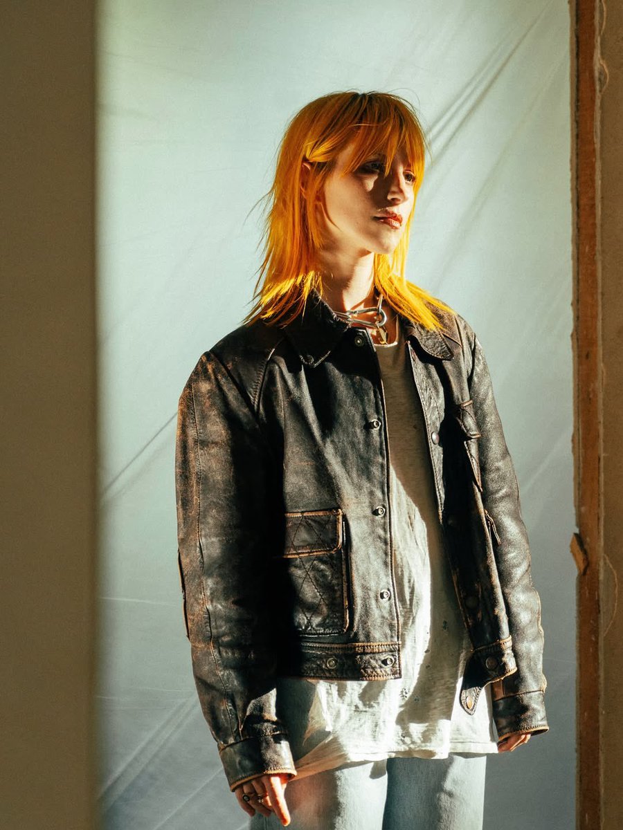 paramoremusicom's tweet photo. More new photos of Hayley for her recent release taken by Jordan Short https://t.co/8qVdsGtm5T