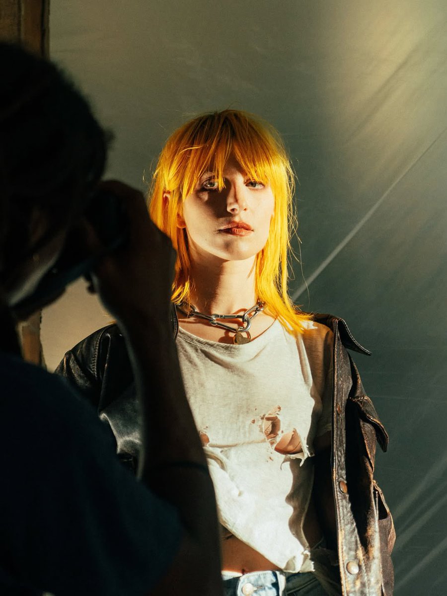paramoremusicom's tweet photo. More new photos of Hayley for her recent release taken by Jordan Short https://t.co/8qVdsGtm5T