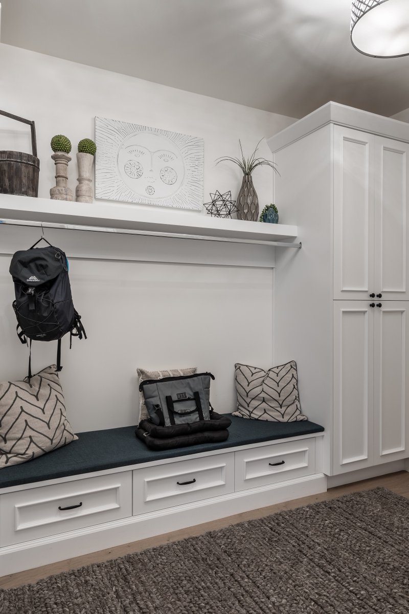 modascapes's tweet image. Setting the Stage for a Smooth Week: A well-designed entryway is the secret to stress-free mornings and a welcoming return home each day. It’s your home’s first hello and last goodbye—make it count. 

#EntrywayDesign #Mudroom #HomeOrganization #FirstImpressions #OrganizedLiving