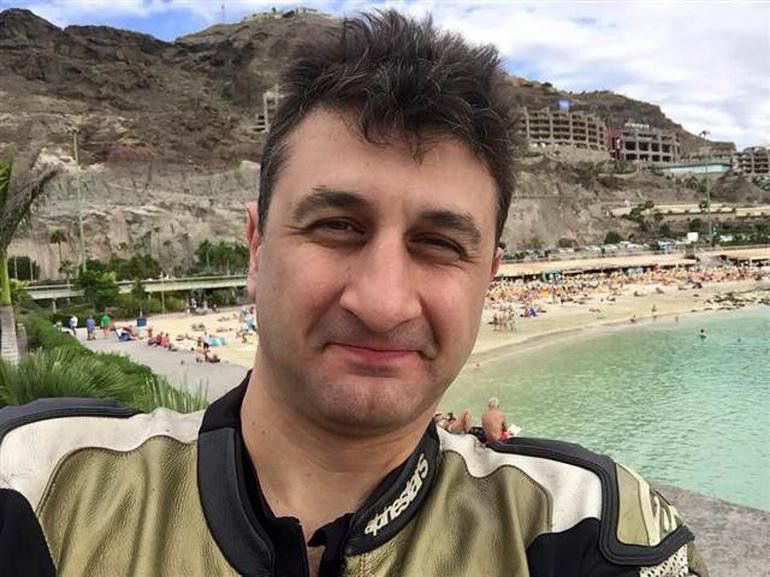 melantiik's tweet photo. Neredeyse her geçen sene bir yenisi ekleniyor resimlerin acısı hâlâ aynı maalesef ruhunuz şad olsun..
#denizservannarin https://t.co/WQEeQxEgrV