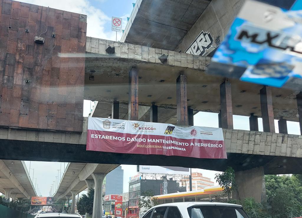 MLourdesU's tweet photo. Esto parece más una burla, que acciones reales... una tristeza este gobierno que no tiene vergüenza. Deberíamos decirles "les estaremos pagando cuando hagan su trabajo" #baches #EdoMéx #autopista #servidorespúblicos @Edomex https://t.co/sFaMzrgSpx