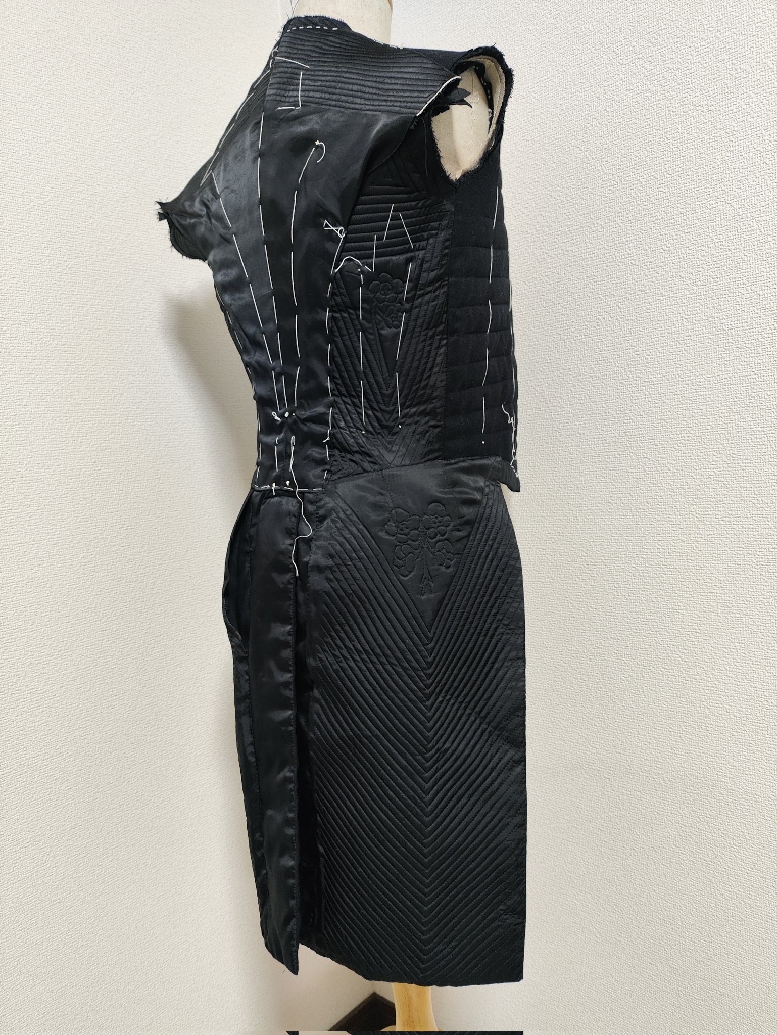 日本衣服裁縫史 資料 日本衣服裁縫史(堀越すみ 著) / 古本、中古本、古書籍の