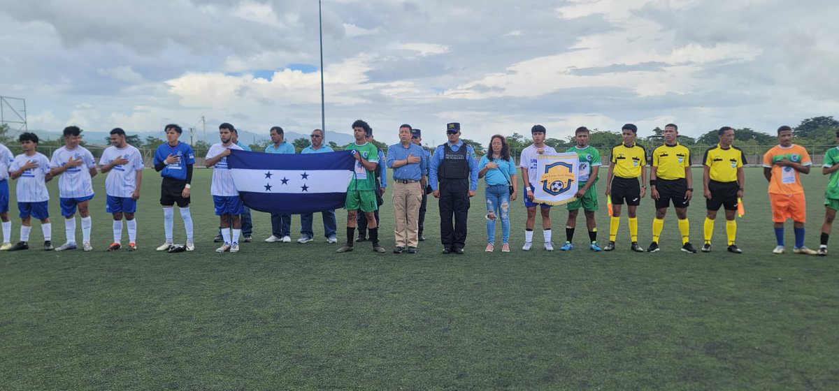 Walner1501's tweet photo. ¡Damos inicio a la pasión del fútbol local! 
Como alcalde, me llena de orgullo acompañarlos en la inauguración del  Torneo 2025-2026 de la Liga Lucas Ayala Méndez

Este campeonato es más q deporte: es unión,convivencia y la oportunidad de impulsar el talento de nuestros jóvenes https://t.co/Px8uKzzb6O