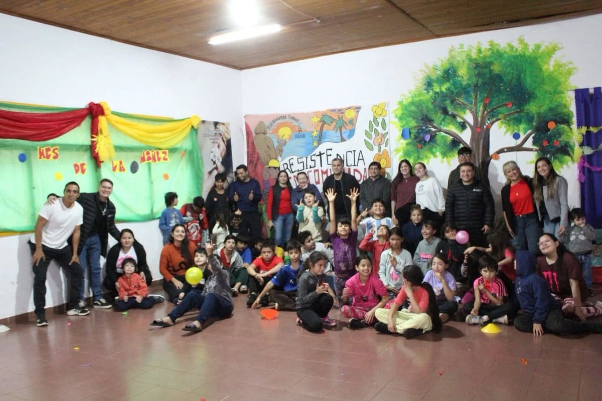 En el Mes de la #Niñez, #Posadas celebra con juegos, convenios y actividades que promueven los #derechos de niños, niñas y adolescentes 

En el marco del Mes de la Niñez se realizó un festejo en el Punto Preventivo y Asistencial San Gerardo de Posadas, donde los niños y sus