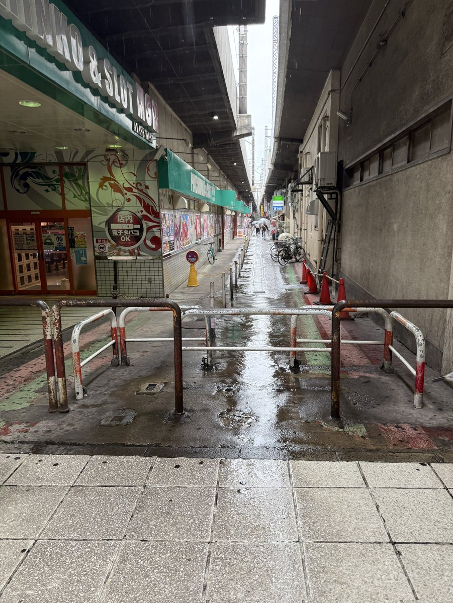 envu_08's tweet photo. 駅を出て会場までの道程写真です。ご参考までに。 https://t.co/wdFNXE1Cay