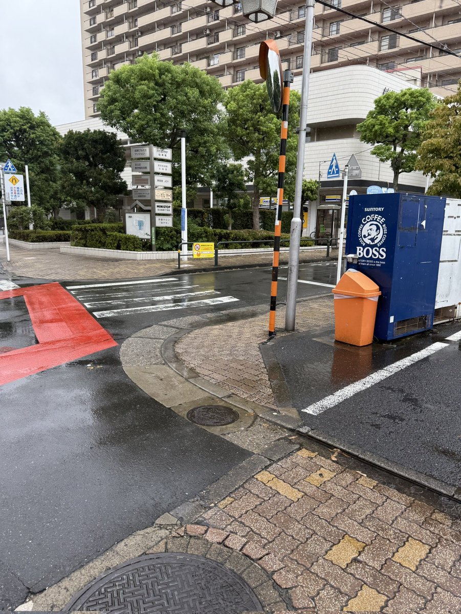 envu_08's tweet photo. 駅を出て会場までの道程写真です。ご参考までに。 https://t.co/wdFNXE1Cay