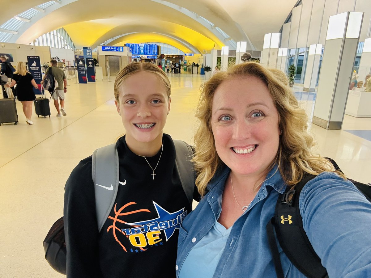 laurieb1723's tweet image. Wrapping up @BlueStar30s 🔵⭐️ @pippiboyer2029 played tough against some of the best in the country. To see how far you’ve come since picking up a 🏀 ball 3️⃣ years ago blows my mind 🤯. Stay humble & disciplined as the sky is the limit! Next up: 1st day of 9th grade #30things