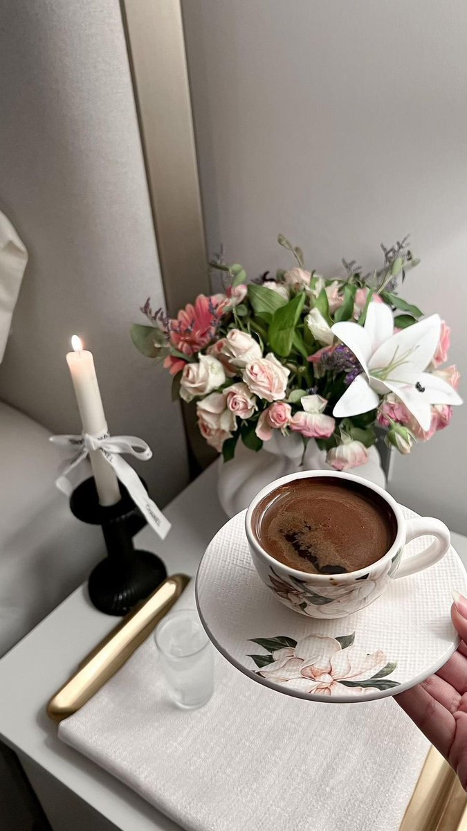 اللي تتجاوزه بالمنطق لاترجع له بالعاطفة ..
#اقتباسات #اقتباسات_حب_عبارات_سنابيه