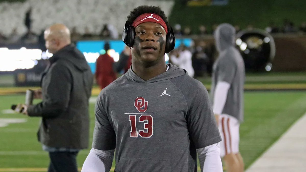 Carson Field (@carsondfield) on Twitter photo "Those two young players particularly, they’ve just elevated their game and elevated the room.”
Why does OU coach Brent Venables expect two rising sophomore DBs to break out in 2025?
Read for <a href="/SoonersOnSI/">Sooners on SI</a>: si.com/college/oklaho… "Those two young players particularly, they’ve just elevated their game and elevated the room.”
Why does OU coach Brent Venables expect two rising sophomore DBs to break out in 2025?
Read for <a href="/SoonersOnSI/">Sooners on SI</a>: si.com/college/oklaho…