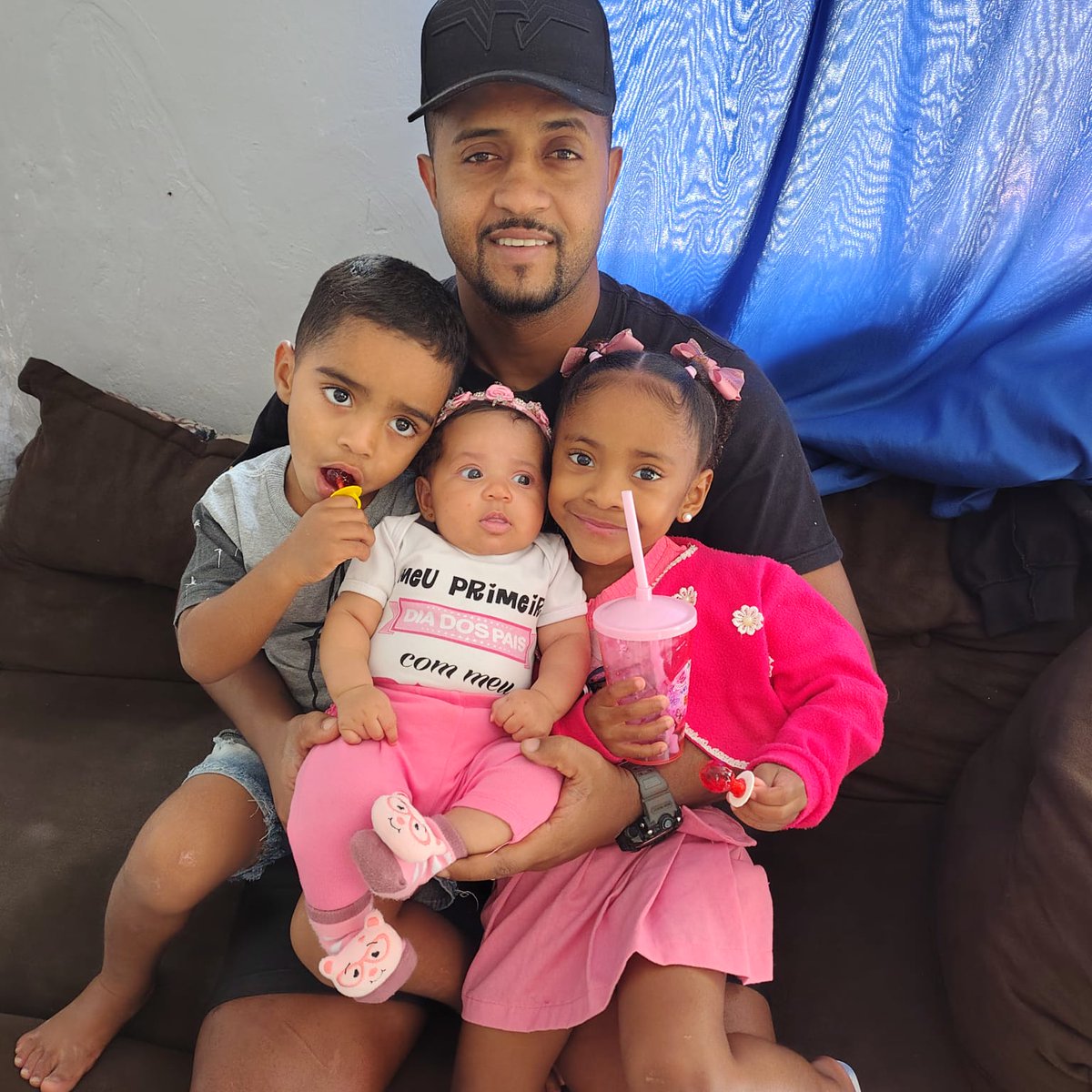 thamiremello's tweet photo. Feliz dia dos pais pro papai mais maravilhoso desse mundo pros nossos filhos te amamos ❤ https://t.co/GeJ5czDAA0