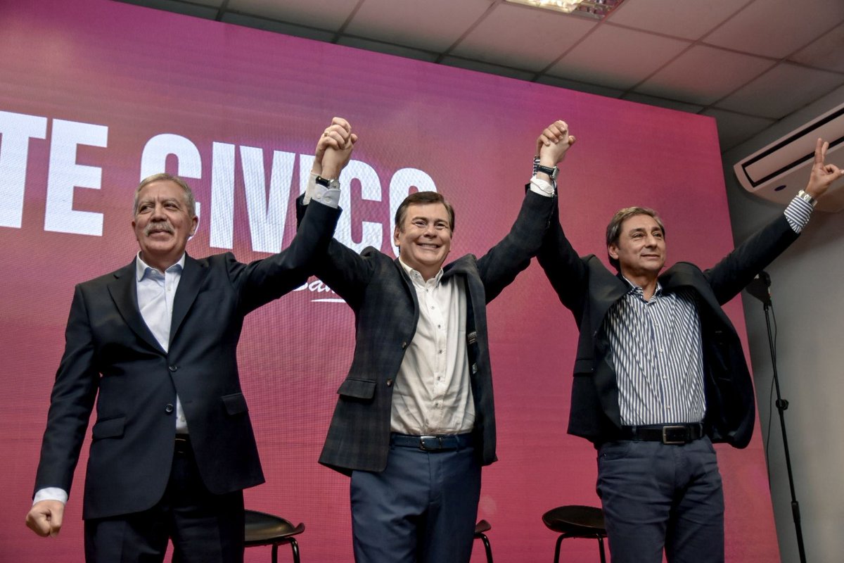 El partido Federal de Santiago del Estero, columna vertebral del Frente Cívico por Santiago, expresa su apoyo y compromiso con la fórmula Suarez-Neder, candidatos a gobernador y Vice en esa provincia. 

Ha llegado nuestra hora:
#LaHoradelFederalismo

<a href="/madeodaniel/">Daniel Madeo</a>