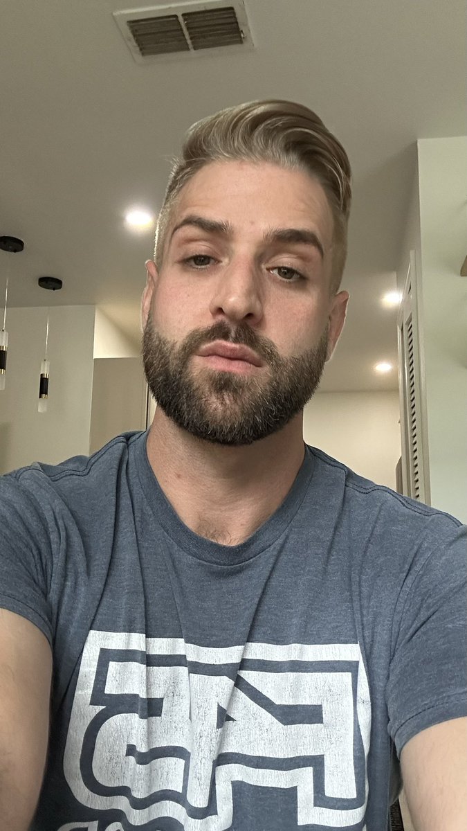 Laviathan19's tweet photo. Switched up to an ashy blonde. Feeling my oats today. But going full silver next weekend, although I think this color suits me

#dirtyblonde #gay #haircolor https://t.co/N306WqsGUu