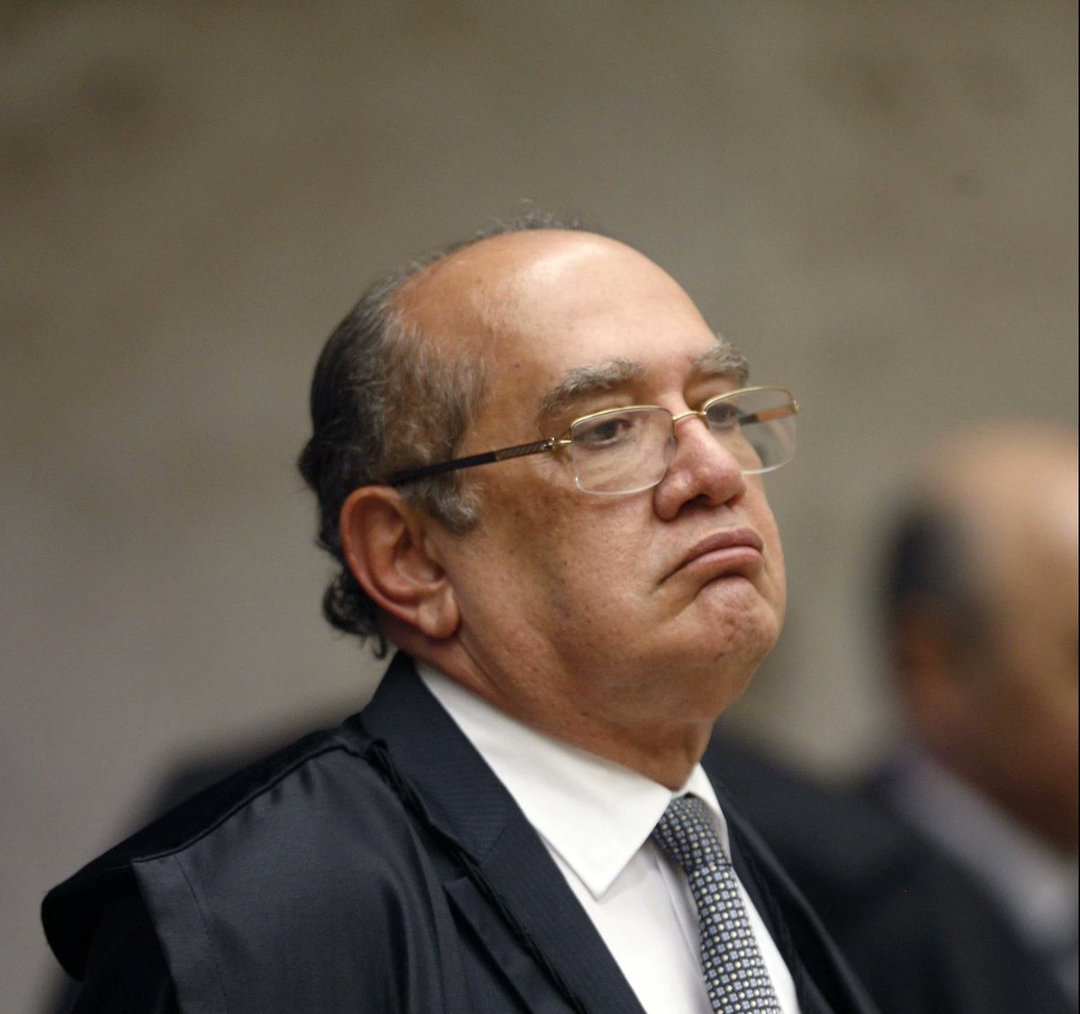 BrasilPost13's tweet photo. URGENTE:

Gonet denuncia casal por ofensas a Gilmar Mendes dentro de avião em Madri.

O que vocês acham pessoal, Gonet está certo em denunciar esse casal bolsonarista, SIM ou NÃO ??? 🤔  👇 https://t.co/BstyYXZ79E
