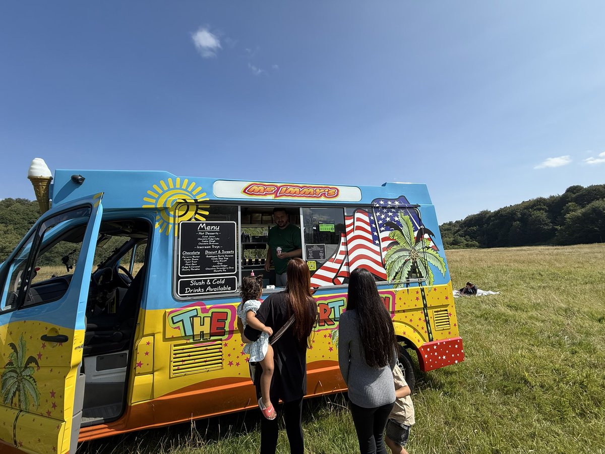 51stpellon's tweet photo. A real carnival atmosphere today. Thank you to our fabled Logistics team, who once again delivered with remarkable efficiency. The @HxCentral team,  @active_anthony from @ActiveCdale and James Spackman the the Neighbourhood Forum supported the event throughout the day. https://t.co/hkEuHhtyge