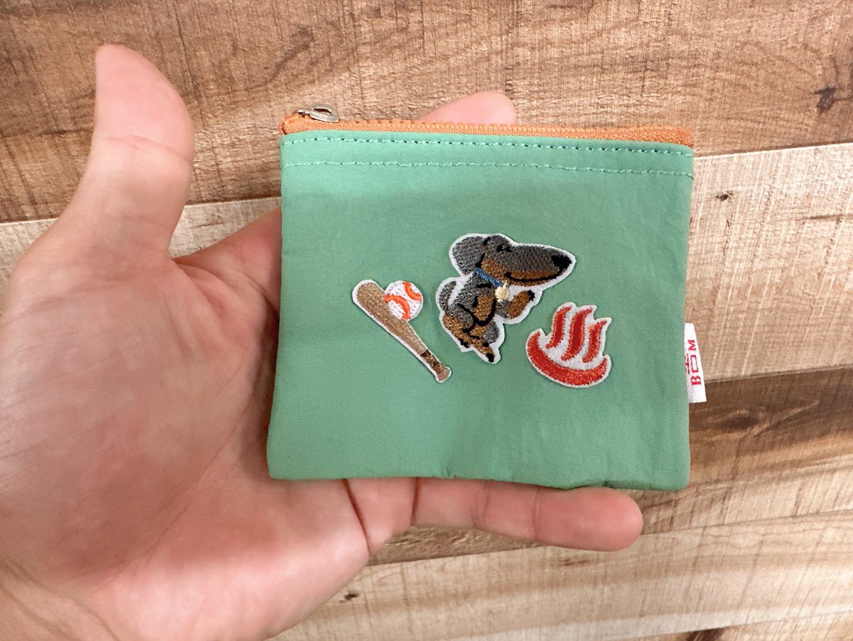 どみから誕プレ貰いました 野球、愛犬、サウナのワッペンつけてくれ