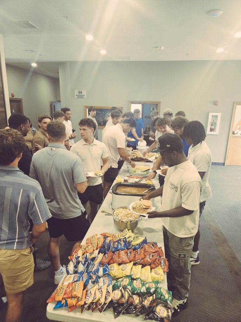 Thanks to FLAG Church in Pittsburg for giving us a chance to worship and eat during training camp 

#GRIT
