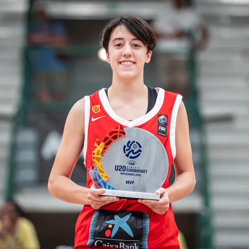 anaislopez23's tweet photo. Gina García, del quinteto ideal del EuroBasket U18 al MVP del EuroBasket U20

18 añitos y todo el futuro del mundo ❤️🚀 https://t.co/pLfc5TQ1Ot