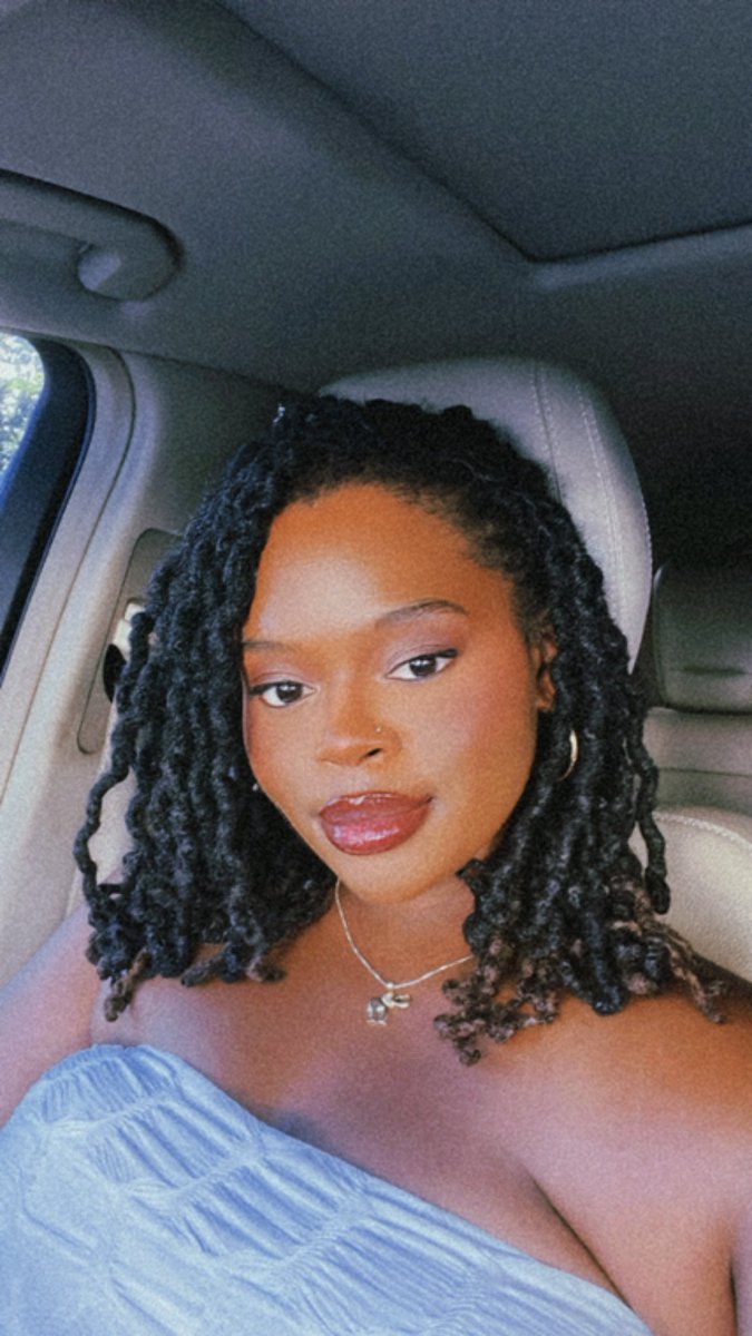 Leighgit_'s tweet photo. I’ve been hawt all summer 💋✨ https://t.co/vrYIA40Zf7