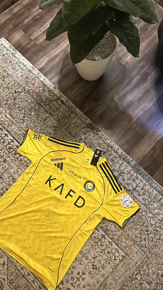 نخَب tweet media