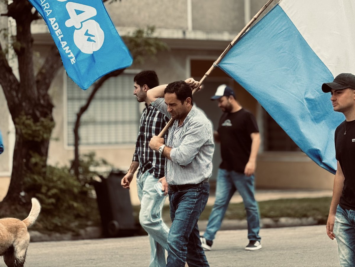 AdrianSilva_uy's tweet photo. ¡189 años del @PNACIONAL!

Saludamos a todos los militantes blancos en este gran día.
Sigamos haciendo más y mejor Partido Nacional.

#QueLindoEsSerBlanco https://t.co/MoCTb25amW