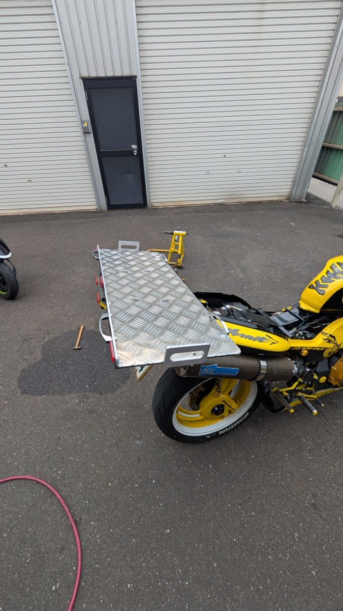 mc31md24mc18's tweet photo. 会社で、残材を頂いて作ってみた!
100Lバッグも余裕(*ﾉω・*)ﾃﾍ https://t.co/CFEVGM5FX1