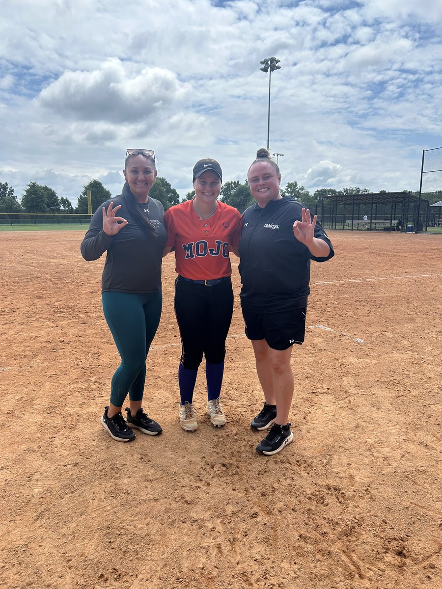 AddisonSkipper's tweet image. Thank you coaches for an awesome weekend at @DDSBandEvents. Had a great time. @amanda_daneker @TaylorLiguori @WoffordSoftball @CoastalSoftball @GamecockSoftbll @jodydavidson