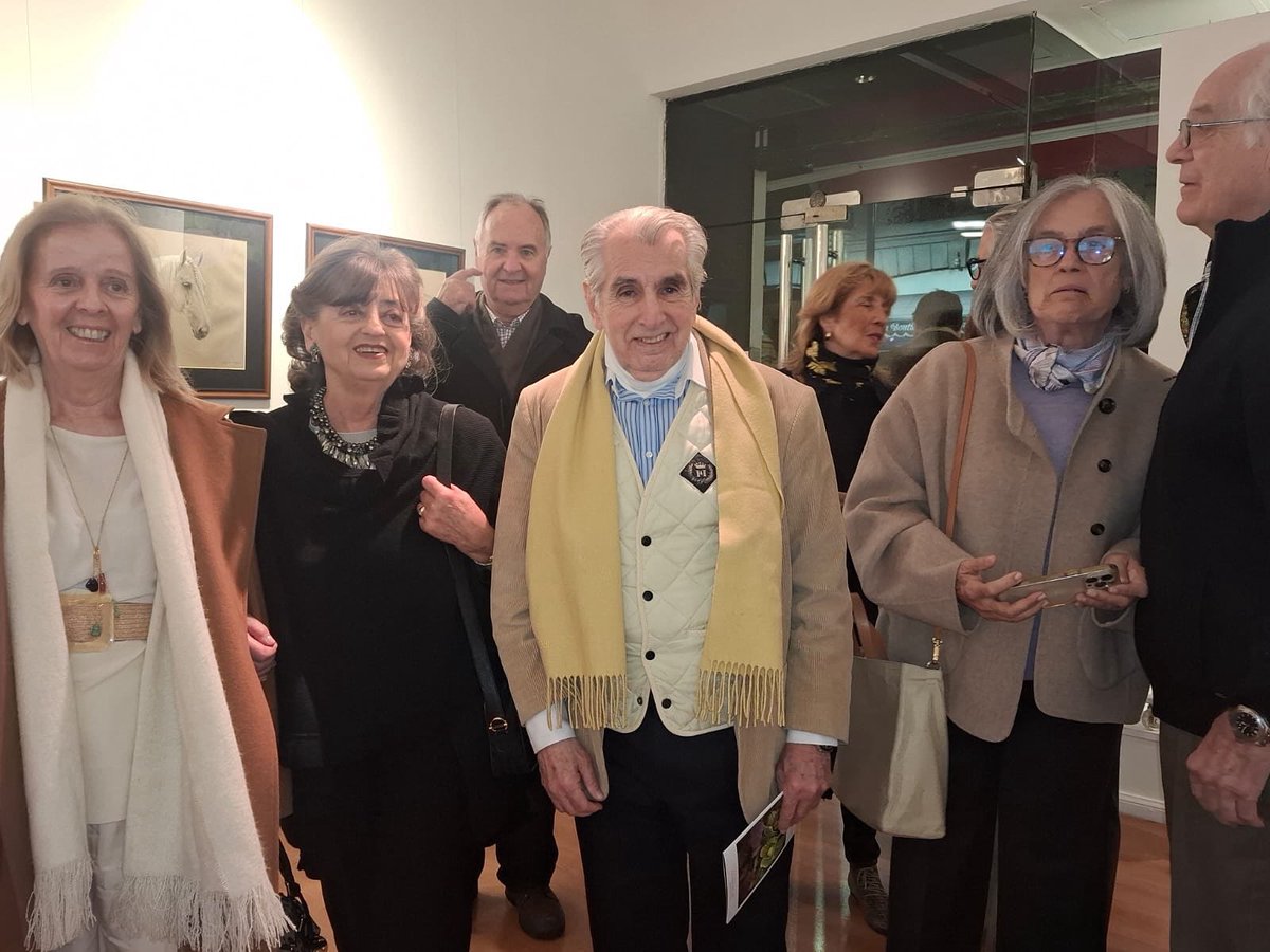 Felicito a Ini Menéndez Behety por sus lindísimas pinturas que expuso en la galería de Isabel Anchorena. Recomiendo ir a verlas.