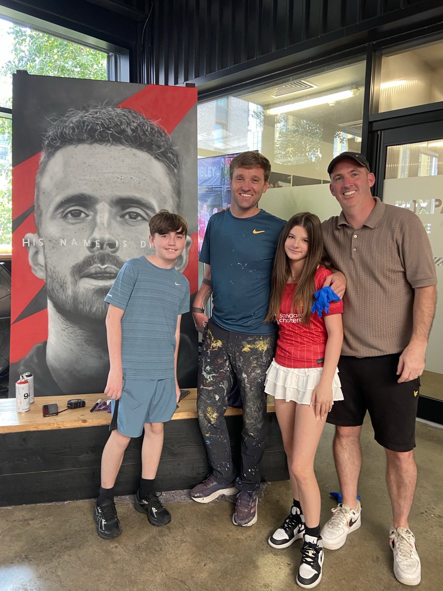 Culshaw1986's tweet photo. ⁦@JohnCulshaw8⁩ what a picture by John  definitely done jota justice and also he family in the picture who are very proud of him https://t.co/5j88tFELR1