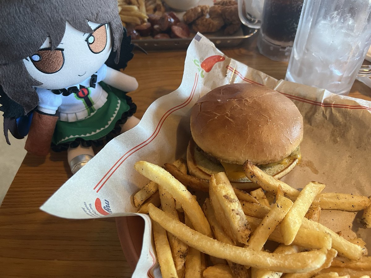 Tommywebster77's tweet photo. Okuu went to Chili’s! https://t.co/LTFkL8327v