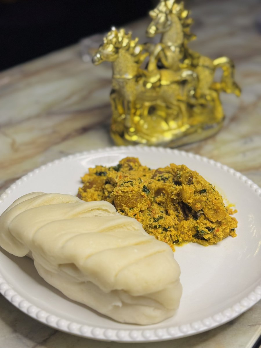 JoJoWembley's tweet image. Chef’s touch, royal taste — crafted with love and skill by yours truly 👩🏾‍🍳✨🍲” 👑🍽️” #chefinthemaking