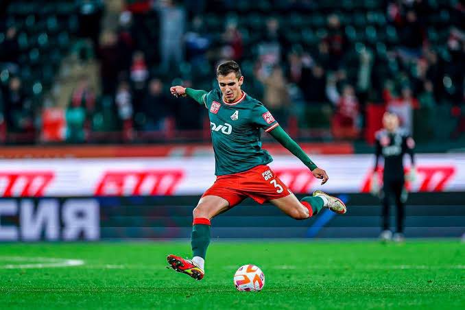 🇷🇺 Atlético e Flamengo consultaram a situação do zagueiro Lucas Fasson, do Lokomotiv, da Rússia. 

Pessoas próximas ao atleta acreditam que o clube russo aceite uma oferta entre 4 a 5 milhões de euros (R$ 25,3 a R$ 31,6 milhões).

🗞️ <a href="/GoalBR/">GOAL Brasil</a> / <a href="/simpraisa/">Raisa Simplicio</a> 

#FalaGalo
