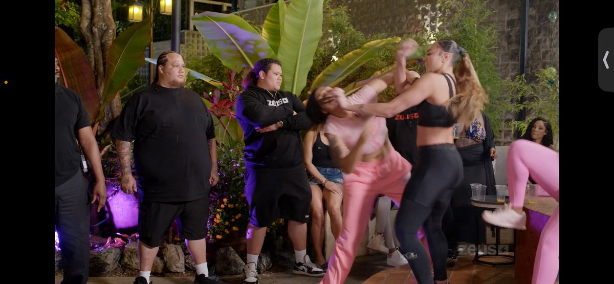 era992930122758's tweet photo. LMAOOO SCOTTY GOT THAT BITCH SO BADDDDDDD SHE WAS DEAD ABT TO  CRYYY #BaddiesAfrica https://t.co/iWtunPDWsl