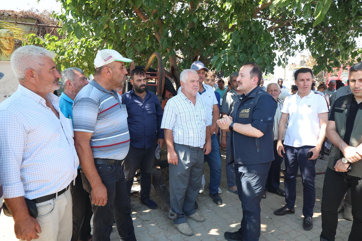 📍 Çanakkale

#AFAD Başkanımız Vali Ali Hamza Pehlivan Çanakkale ilimizde meydana gelen ve Orman Teşkilatımız başta olmak üzere Türkiye Afet Müdahale Planı (TAMP) kapsamında ilgili tüm kurum ve kuruluşlarımızın yakın iş birliği ve koordinasyon içerisinde çalışmak suretiyle,