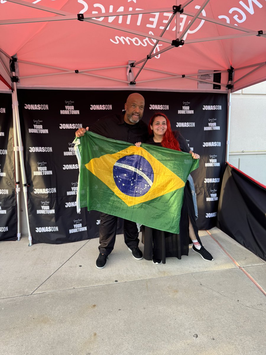 Couldn’t be JONASCON without Big Rob joining us! ❤️