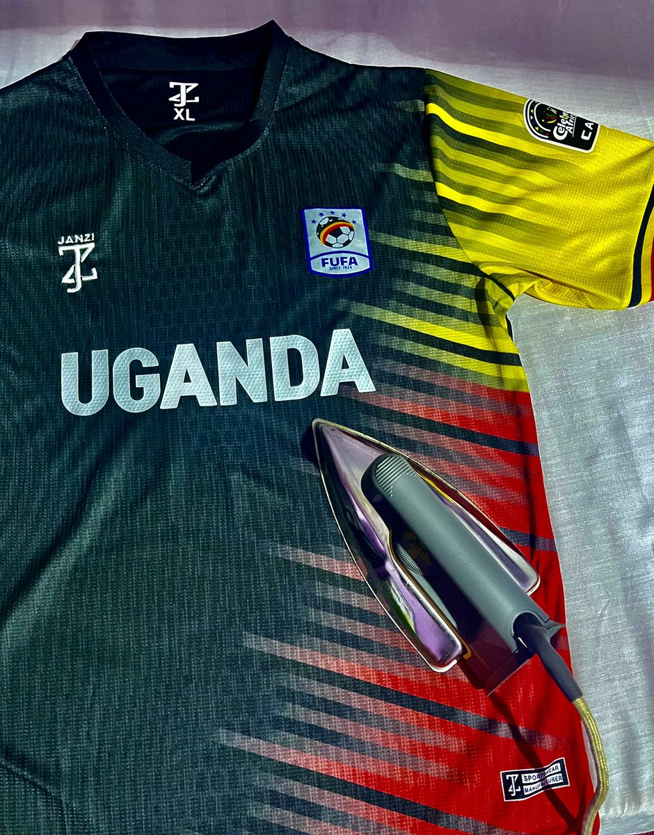 LinuxElvis's tweet image. We don’t just watch… we roar! 🦅. Even my jersey knows we’re winning tonight. 😎🔥