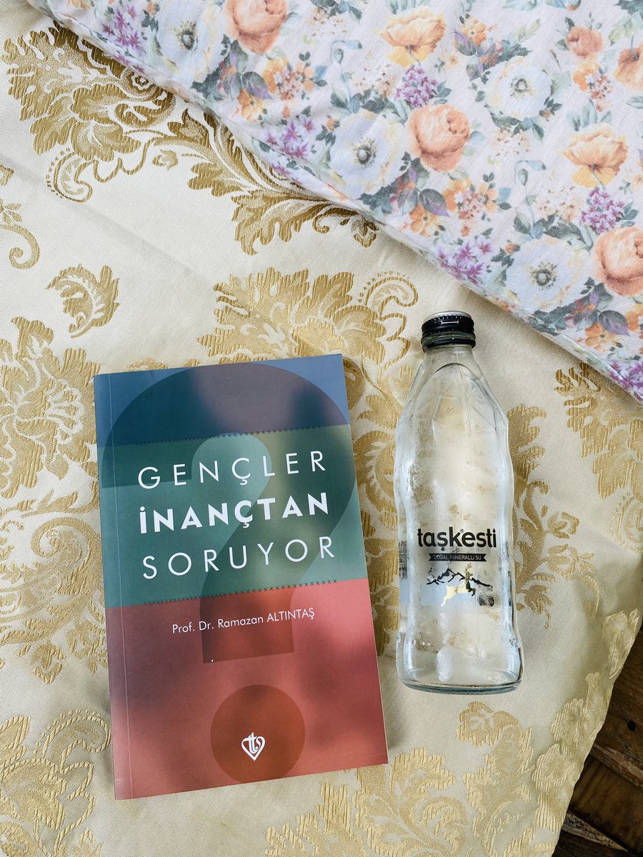 Haticem58614347's tweet photo. Hayatta ki bazı bedava zevkler ; 
•Yürümek 
•okumak 
•Temiz Havva 
•Gün batımı 🕊️ https://t.co/dzgcuV3GP9