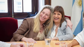 Maximiliano Galin (@maxigalin) on Twitter photo "El Panelista <a href="/JMilei/">Javier Milei</a> plantea la guerra abierta al Poder Legislativo que se obstina en acabar con la utopía del superávit. Anuncia melodramáticamente, por cadena nacional, que para lograrlo tendrán que sacarlo “con los pies para adelante”: jorgeasisdigital.com/2025/08/10/con… por <a href="/AsisOberdan/">Jorge Asis</a> "El Panelista <a href="/JMilei/">Javier Milei</a> plantea la guerra abierta al Poder Legislativo que se obstina en acabar con la utopía del superávit. Anuncia melodramáticamente, por cadena nacional, que para lograrlo tendrán que sacarlo “con los pies para adelante”: jorgeasisdigital.com/2025/08/10/con… por <a href="/AsisOberdan/">Jorge Asis</a>