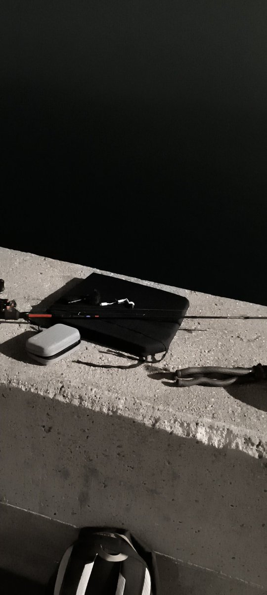 ESTAMOS EN DIRECTO CHAVALES!!! MANDANDOLE PESCA KICK.COM/bladecito