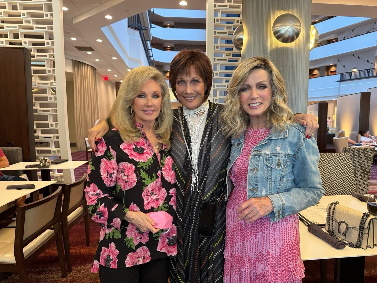 Morgan Fairchild tweet media