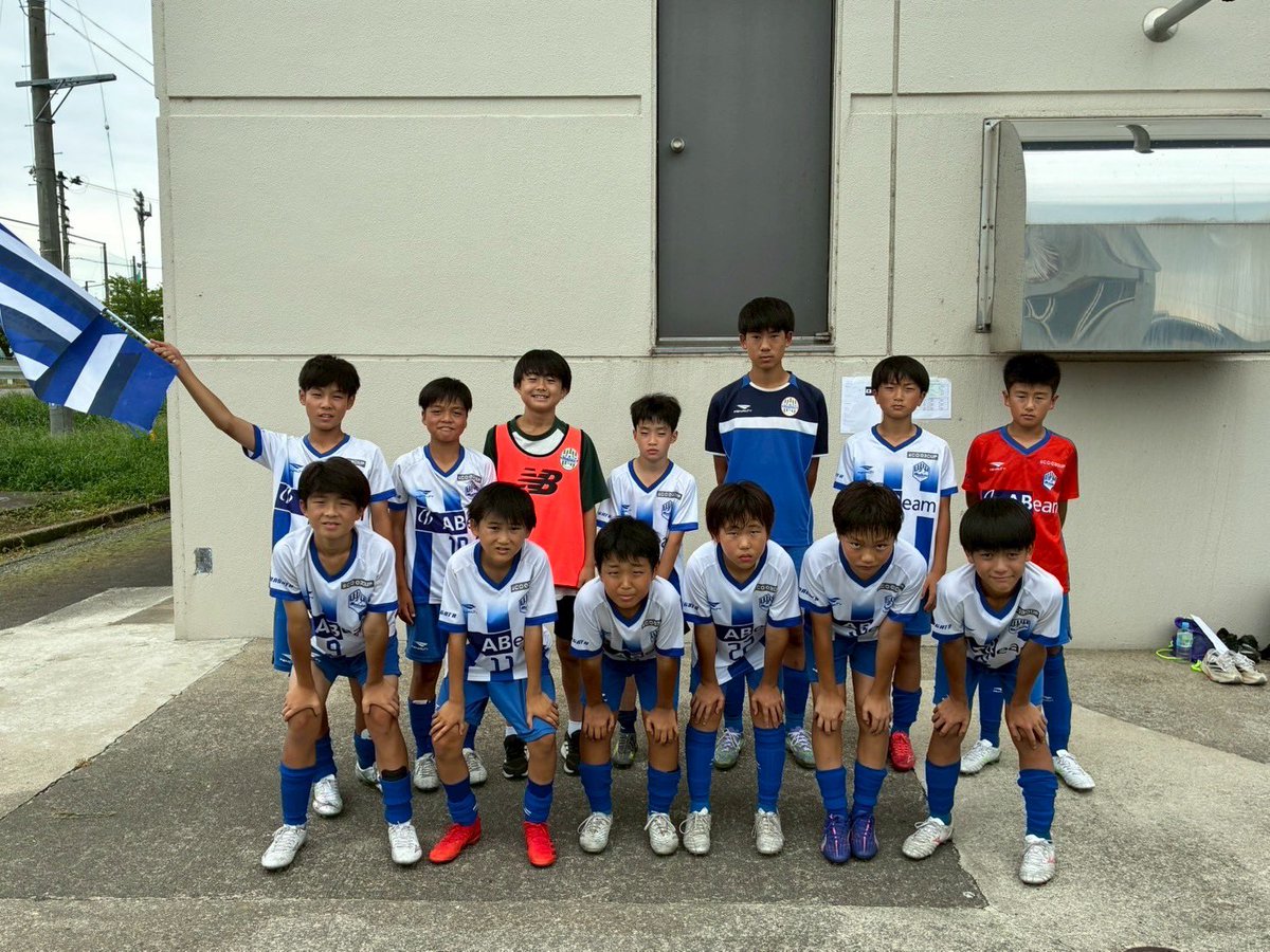 monte_yss's tweet photo. #モンテディオ山形アカデミー
【ジュニア庄内】
#サルバトーレ櫛引sc 様主催の東日本復興交流戦
に参加させていただきました。
2日目にはOB2名が顔を出してくれました! それぞれの場所でがんばれ👍
交流いただいたチームの皆様ありがとうございました!
#scogroup
#daiyu
#abeam https://t.co/deyKdJLxef