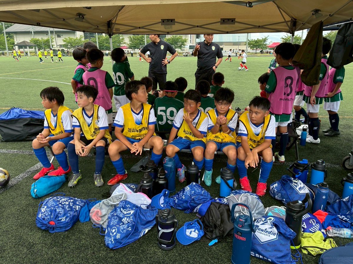monte_yss's tweet photo. #モンテディオ山形アカデミー
【ジュニア庄内】
#サルバトーレ櫛引sc 様主催の東日本復興交流戦
に参加させていただきました。
2日目にはOB2名が顔を出してくれました! それぞれの場所でがんばれ👍
交流いただいたチームの皆様ありがとうございました!
#scogroup
#daiyu
#abeam https://t.co/deyKdJLxef