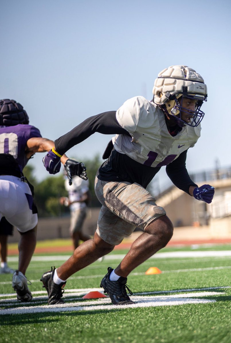 Jaylen Lawrence (@jaylenlawrence9) on Twitter photo Last juco fall camp couldn’t be more blessed and couldn’t be more thankful for the coaching staff and my teammates that I have I love all of yall ❤️ #BUCO💯
<a href="/ButlerGrizzlyFB/">BUCO Football</a> <a href="/Coach_JL51/">Coach_Landoll</a> <a href="/CatchitPat/">Coach P.Hall</a> <a href="/RobMessinger/">Rob Messinger</a> <a href="/tyson_andrus/">Tyson Andrus</a> <a href="/_CoachMay/">David May</a> ‼️ Last juco fall camp couldn’t be more blessed and couldn’t be more thankful for the coaching staff and my teammates that I have I love all of yall ❤️ #BUCO💯
<a href="/ButlerGrizzlyFB/">BUCO Football</a> <a href="/Coach_JL51/">Coach_Landoll</a> <a href="/CatchitPat/">Coach P.Hall</a> <a href="/RobMessinger/">Rob Messinger</a> <a href="/tyson_andrus/">Tyson Andrus</a> <a href="/_CoachMay/">David May</a> ‼️