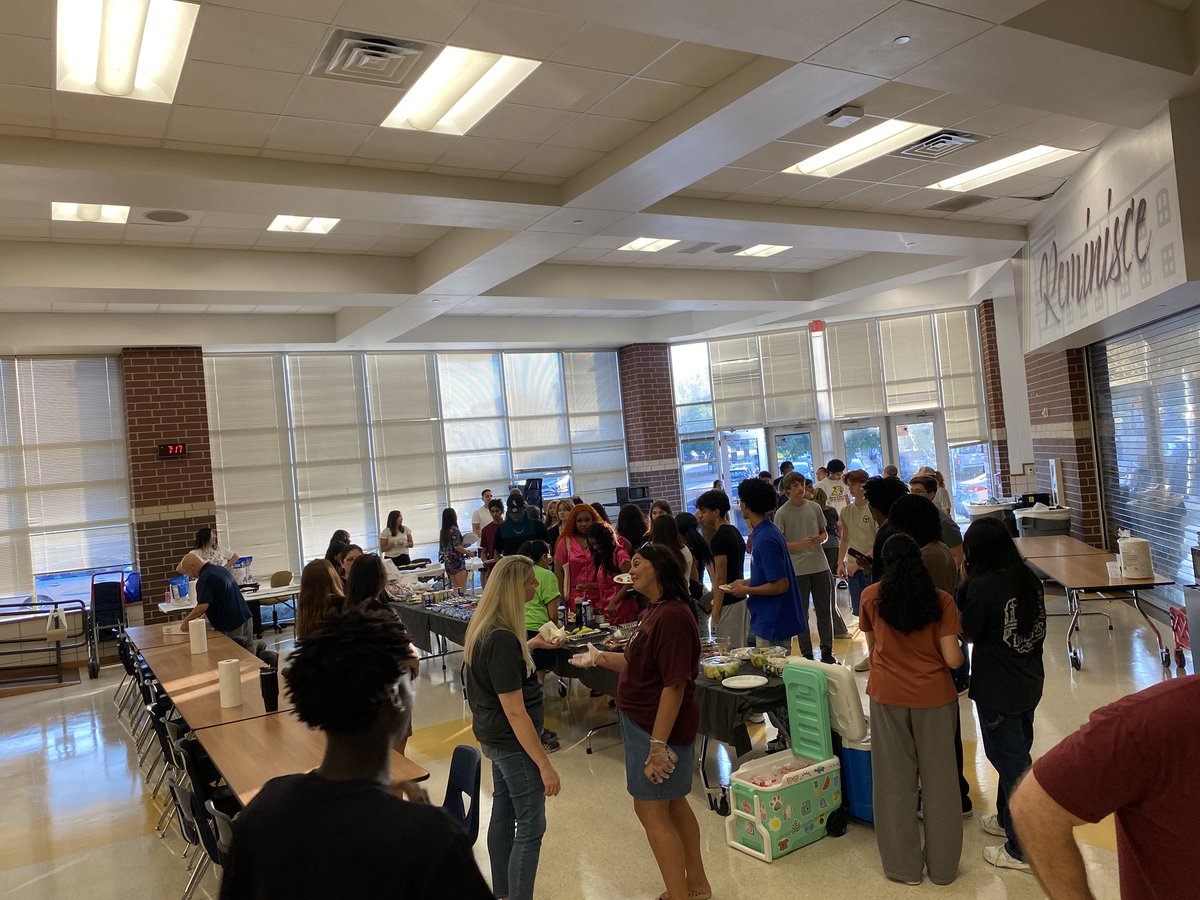 Special thanks to all of our 2026 seniors who came out for senior breakfast last night! We had a blast! #goyotes #ourheritage <a href="/mlynnz3/">Michelle Lynn Z</a> <a href="/chakelley8/">Channing Kelley</a> <a href="/JeraldWilson21/">Jerald Wilson</a>