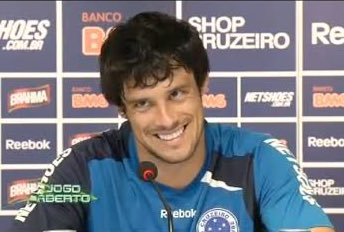 uaitavares's tweet photo. você imagina a arbitragem anulando um gol desses do flamengo dentro do maracanã? ou pro palmeiras no allianz? https://t.co/pIYwhxIq91