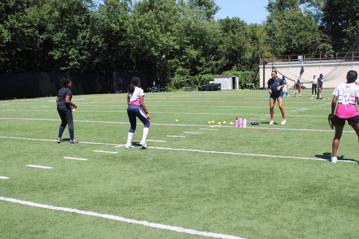 delaneymosley25's tweet photo. So incredibly blessed to have the opportunity to help grow the sport I love. Huge thank you to all the amazing players and coaches that helped make this camp happen! https://t.co/t5Jjp1o2Wi