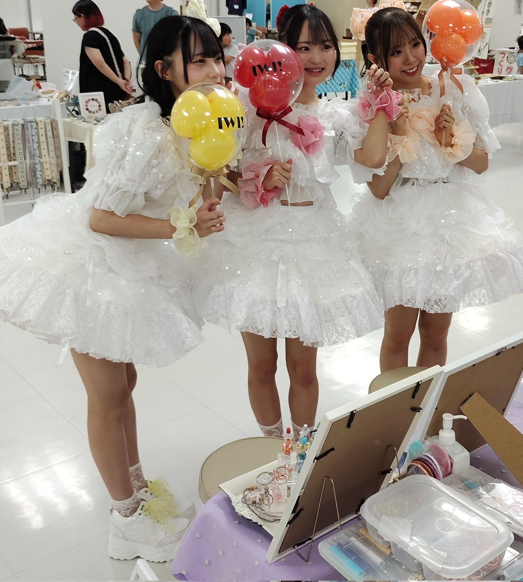 4oBdzJtNbLnY1LB's tweet photo. アイドルグループIWI!が栃木県小山市へ(≧∇≦)b
ドーナツ作って食べたり体操したり楽しかったね🥰
#OyamaIdolFestival
#小山市
#domythingamazingdonut (ドーナツ)
#takeoff (ミニ運動教室)
#picballoon (バルーン)
#IWIっ https://t.co/D5PDzhCZeQ