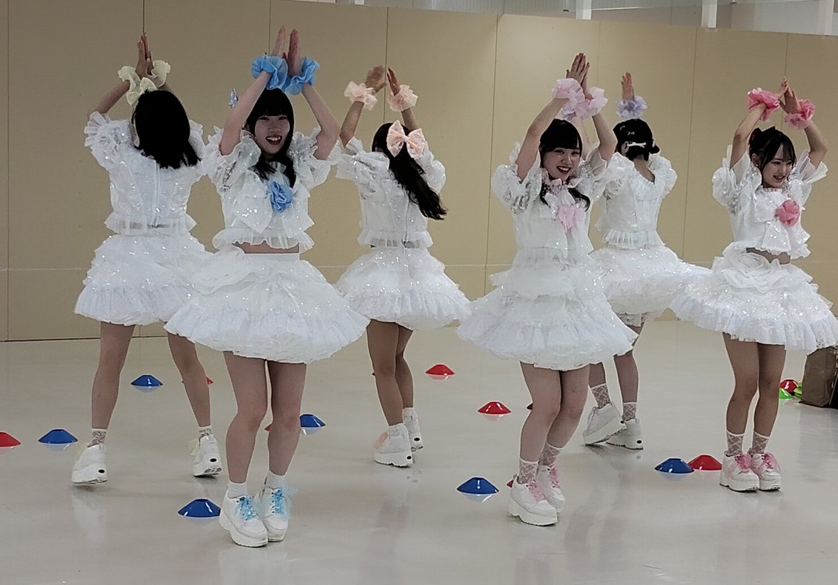 4oBdzJtNbLnY1LB's tweet photo. アイドルグループIWI!が栃木県小山市へ(≧∇≦)b
ドーナツ作って食べたり体操したり楽しかったね🥰
#OyamaIdolFestival
#小山市
#domythingamazingdonut (ドーナツ)
#takeoff (ミニ運動教室)
#picballoon (バルーン)
#IWIっ https://t.co/D5PDzhCZeQ