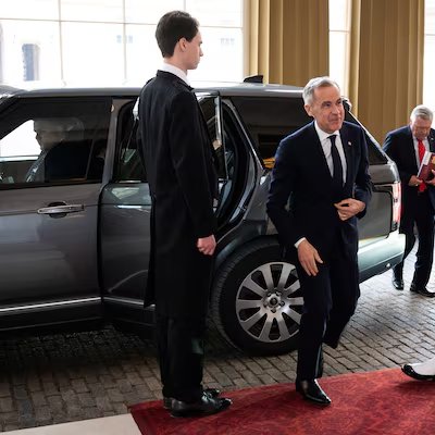 govt_corrupt's tweet image. #POWERFUL: Mark Carney says if Climate Change continues to worsen, Canadians may soon be restricted to staying within 15 minutes of their homes...

And only those with 50 car motorcades and private jets will be able to travel freely!