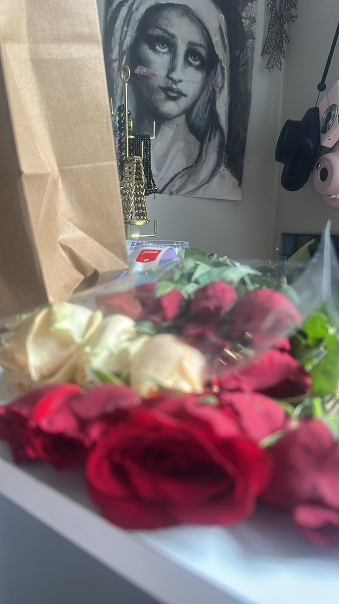 Yall think this is enough flowers?